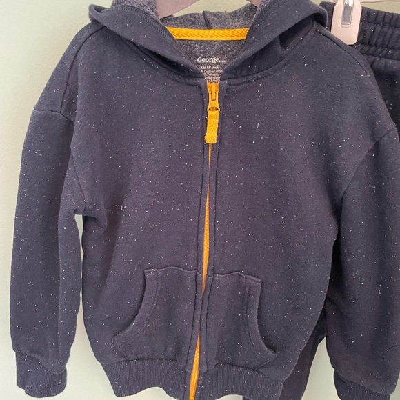 George Sweatsuit - Picture 2 of 7